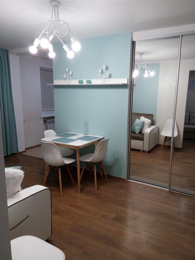 Two-Bedroom Apartment In The Center Khmel'nyts'kyy Exterior foto